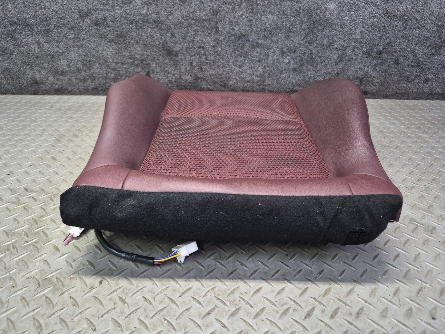 10-19 Nissan Z34 370Z Convert Front Right Seat Lower Leather Cushion Wine OEM