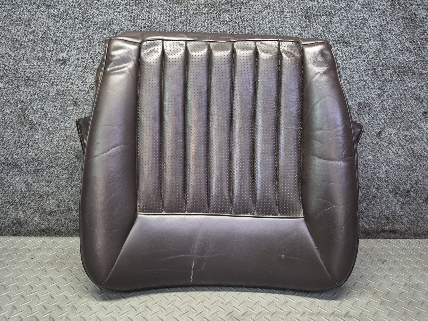 86-88 Mercedes W126 Sedan Front Left Seat Lower Leather Cushion Brasil Dmgd