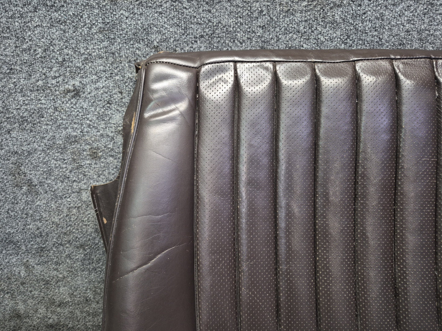 86-88 Mercedes W126 Sedan Front Left Seat Lower Leather Cushion Brasil Dmgd