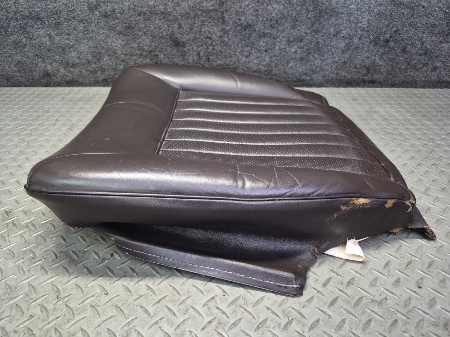 86-88 Mercedes W126 Sedan Front Left Seat Lower Leather Cushion Brasil Dmgd