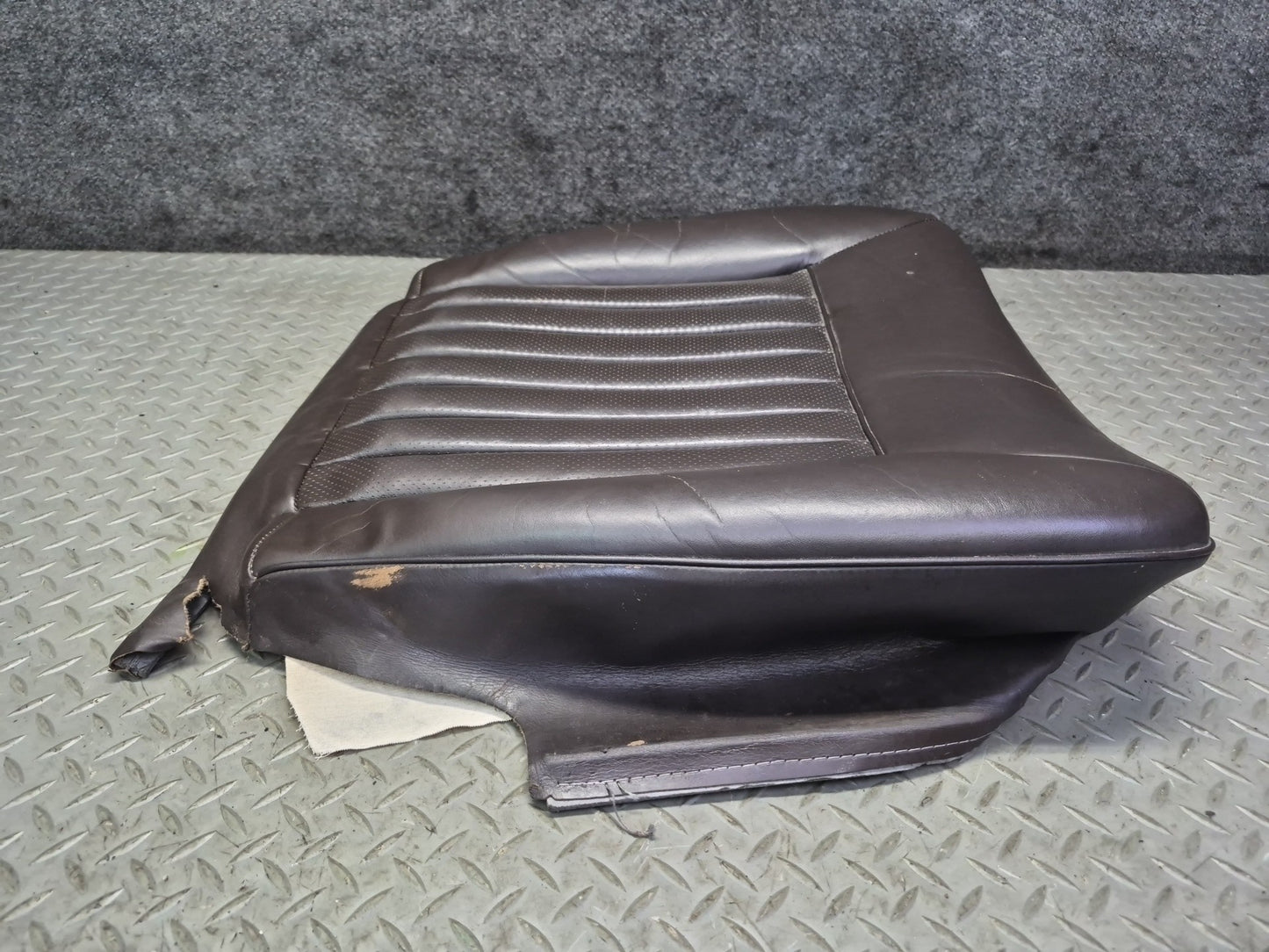 86-88 Mercedes W126 Sedan Front Left Seat Lower Leather Cushion Brasil Dmgd