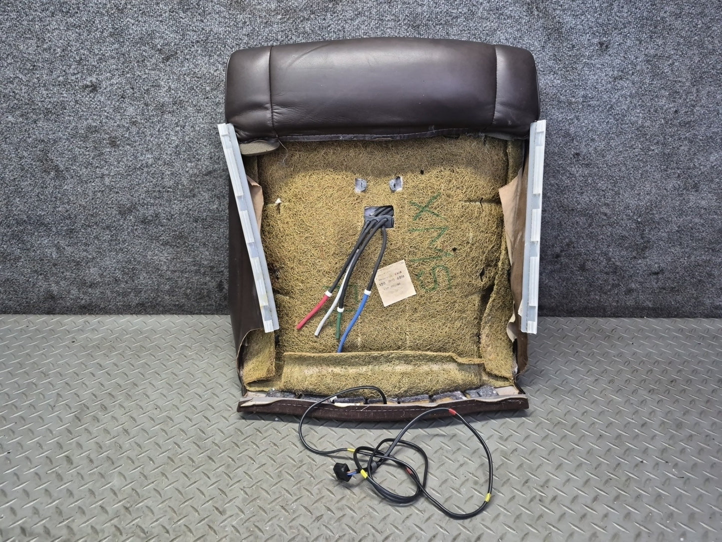 86-88 Mercedes W126 560SEL Sedan Front Left Seat Upper Leather Cushion Dmgd