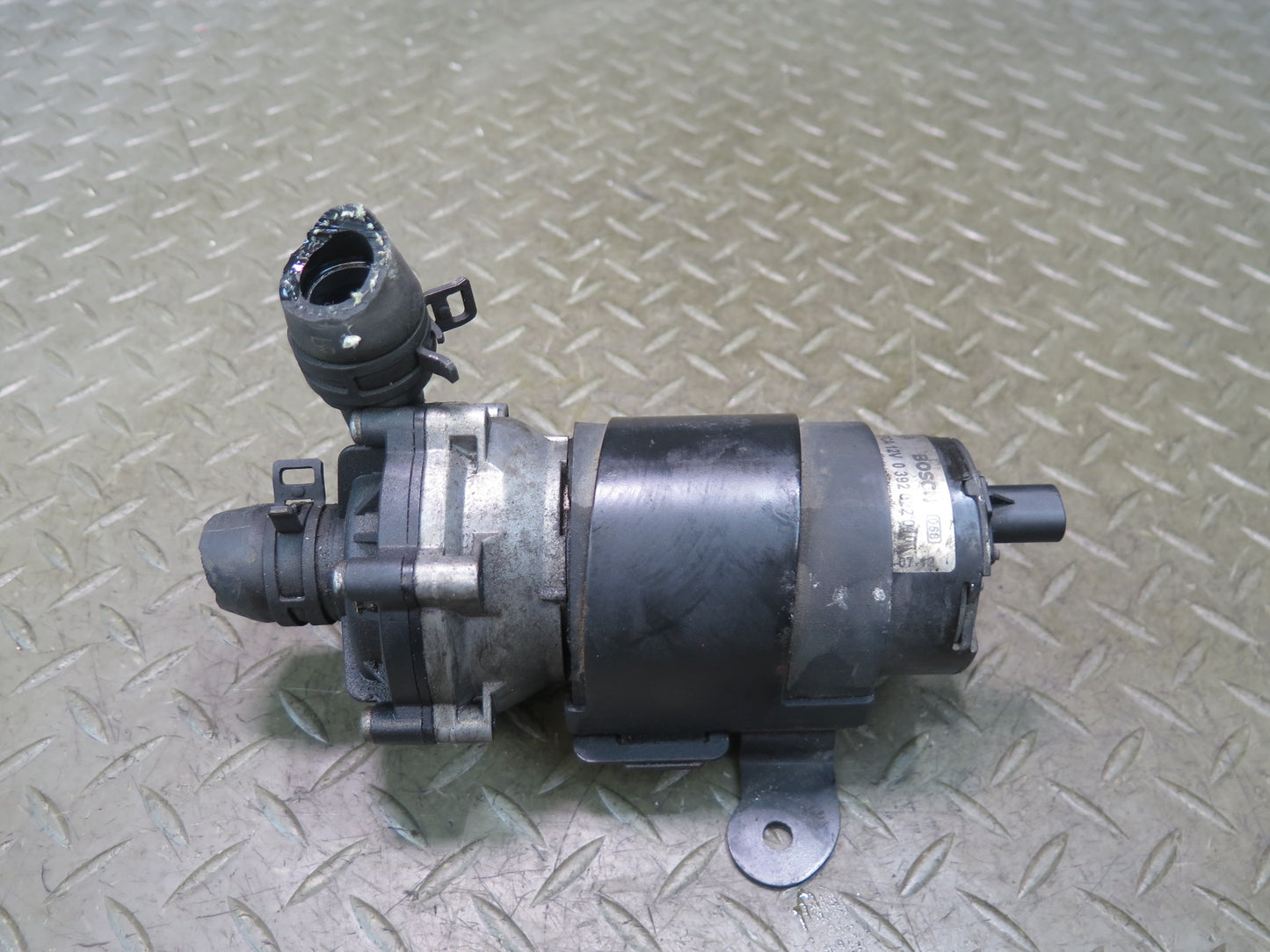 2012-2015 Mercedes X166 W166 Ml-class Auxiliary AUX Coolant Water Pump OEM