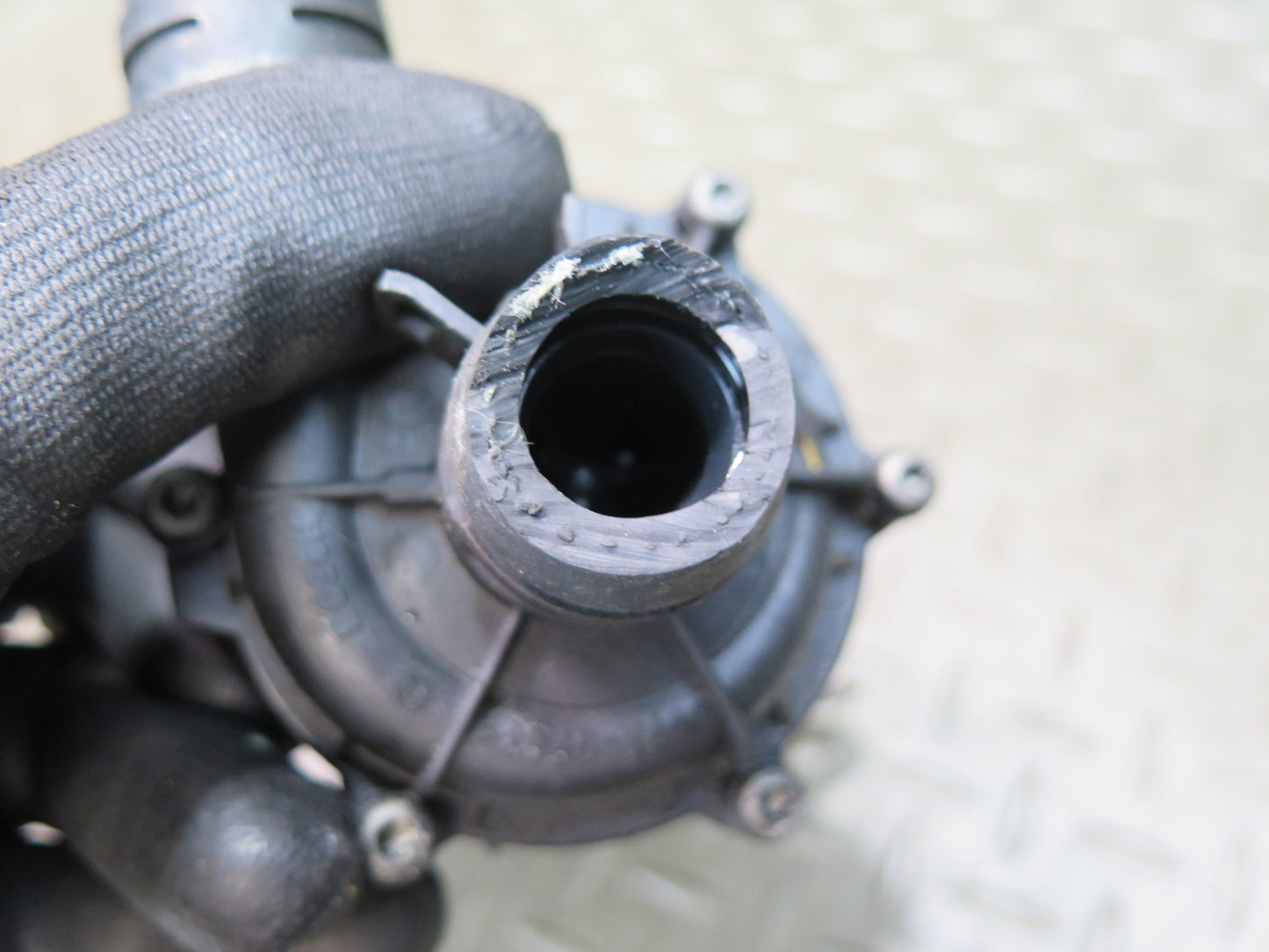 2012-2015 Mercedes X166 W166 Ml-class Auxiliary AUX Coolant Water Pump OEM