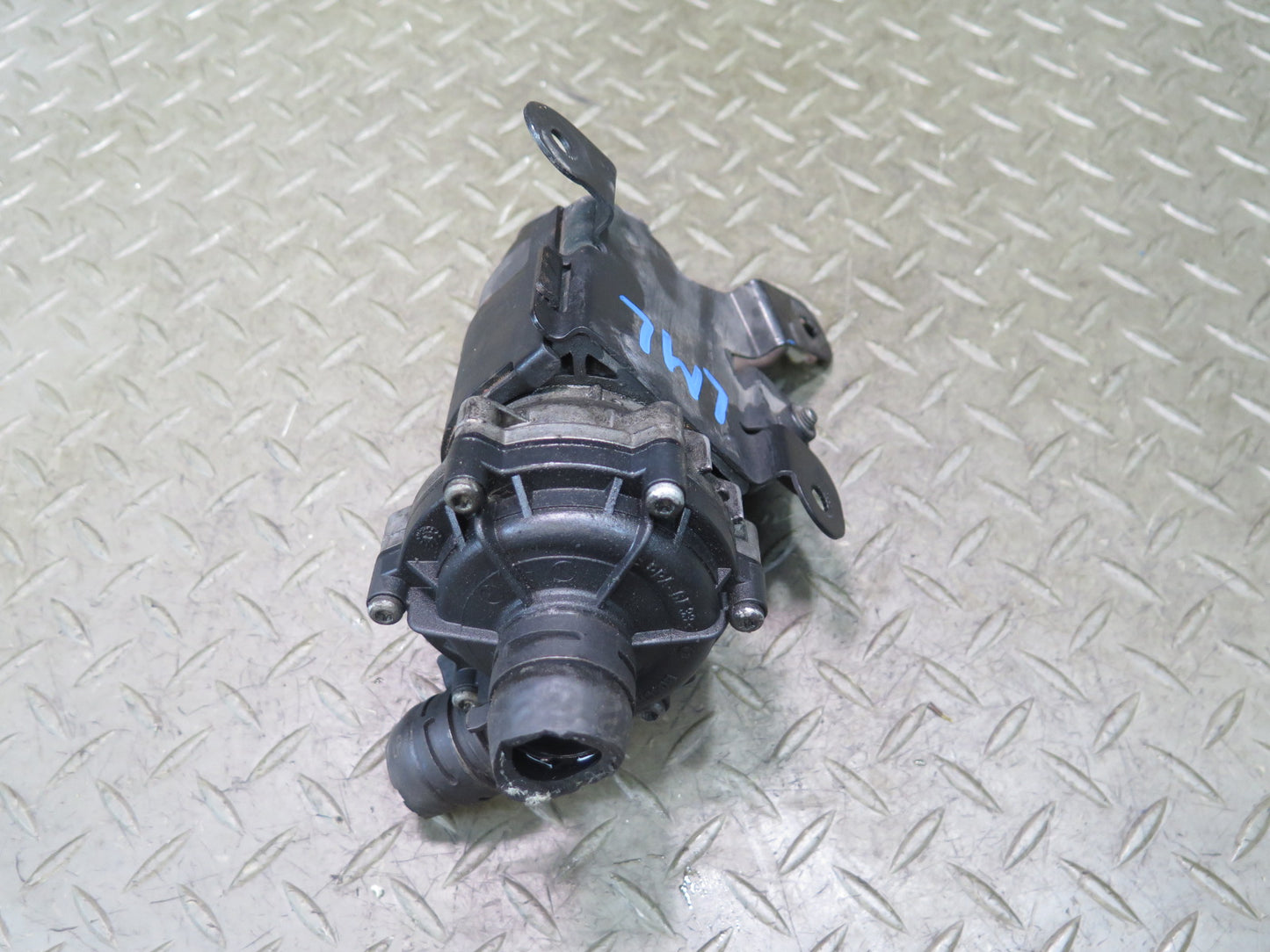2012-2015 Mercedes X166 W166 Ml-class Auxiliary AUX Coolant Water Pump OEM