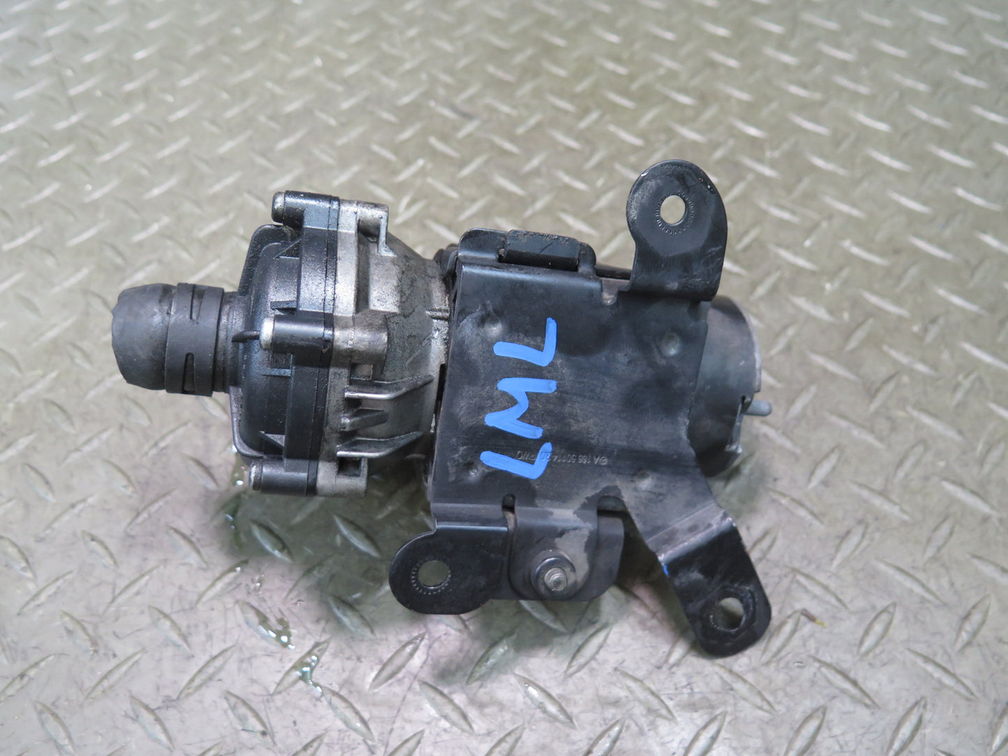 2012-2015 Mercedes X166 W166 Ml-class Auxiliary AUX Coolant Water Pump OEM