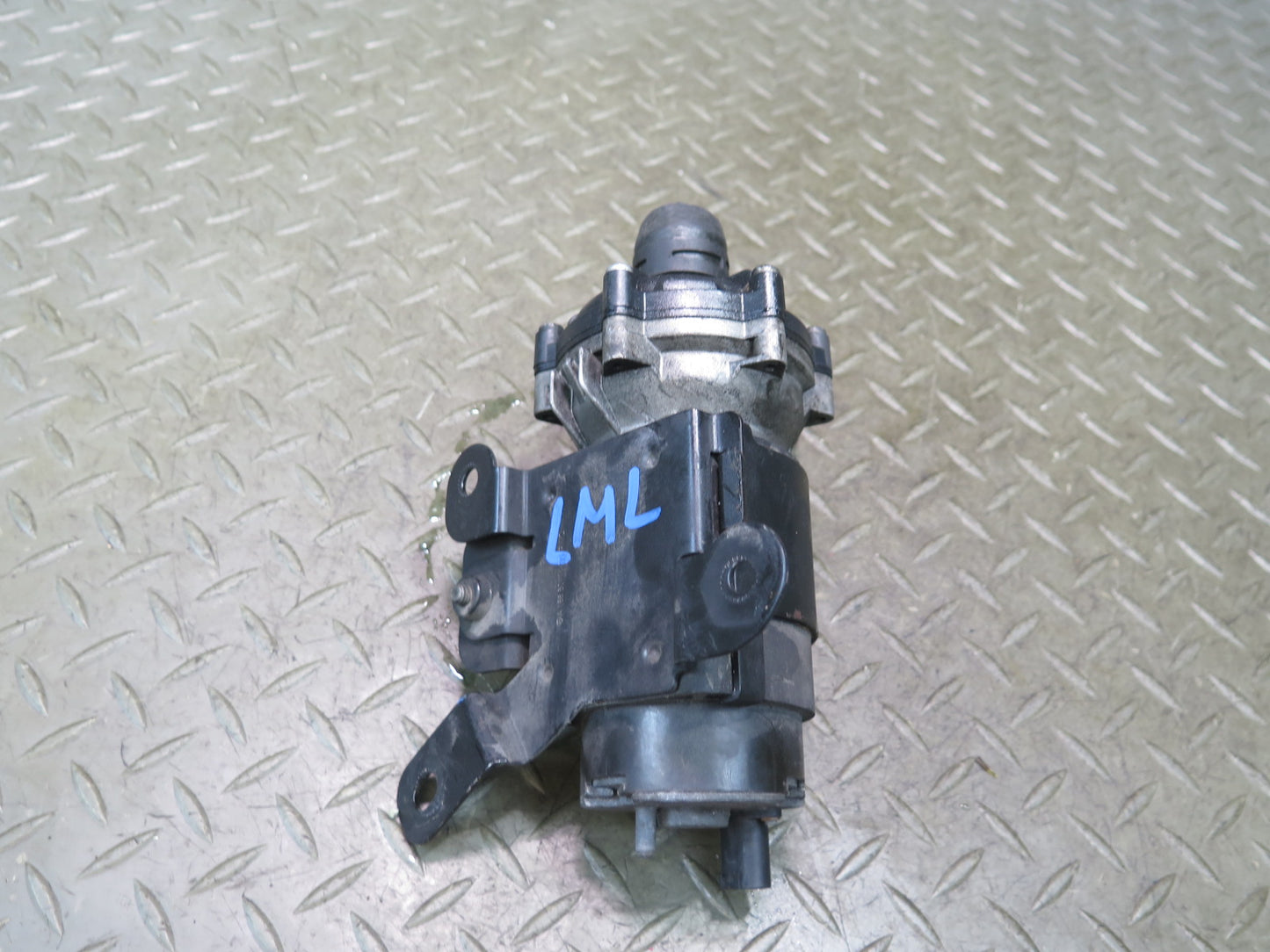 2012-2015 Mercedes X166 W166 Ml-class Auxiliary AUX Coolant Water Pump OEM