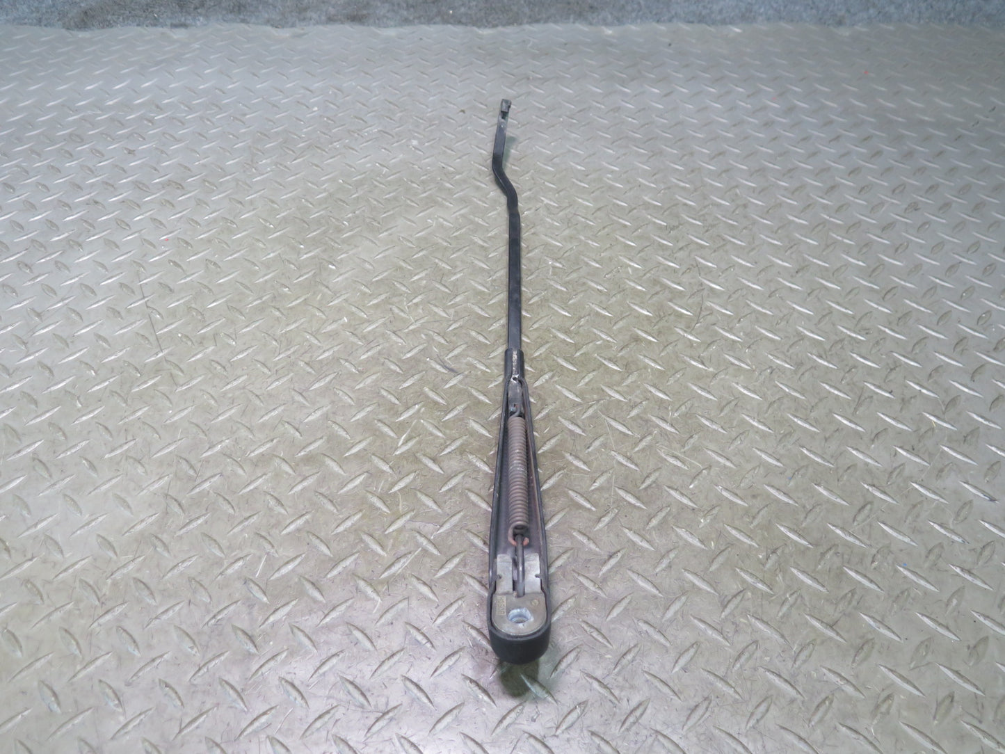 86-91 Mercedes W126 560SEL Set of 2 Front Left & Right Windshield Wiper Arm OEM