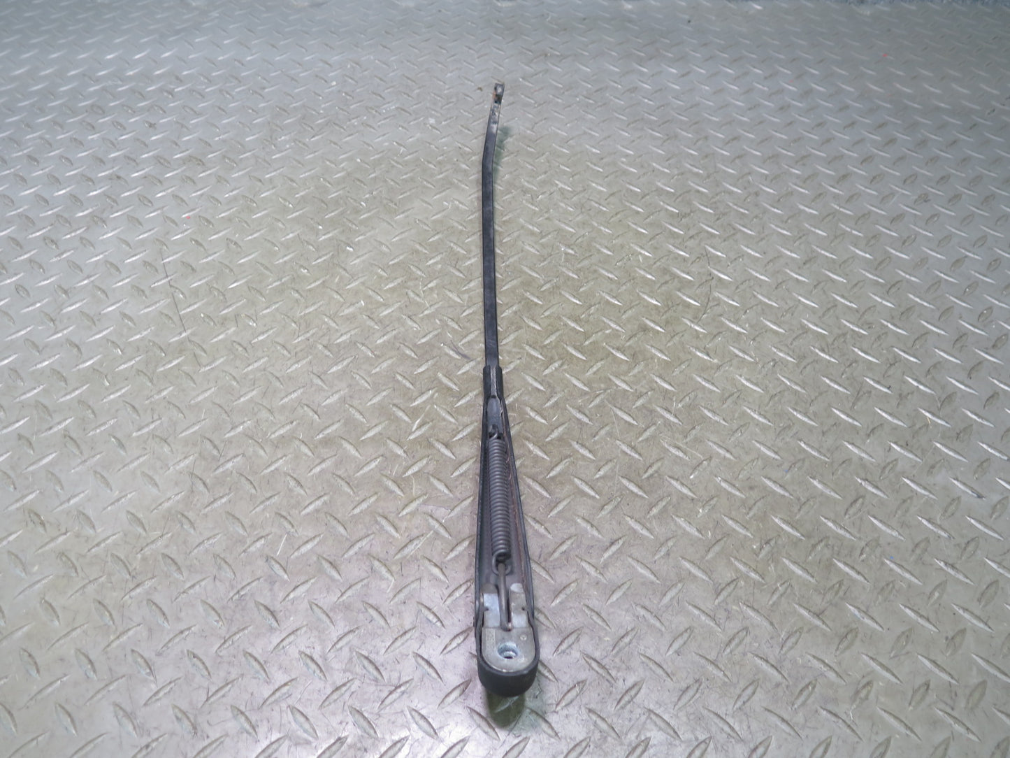 86-91 Mercedes W126 560SEL Set of 2 Front Left & Right Windshield Wiper Arm OEM