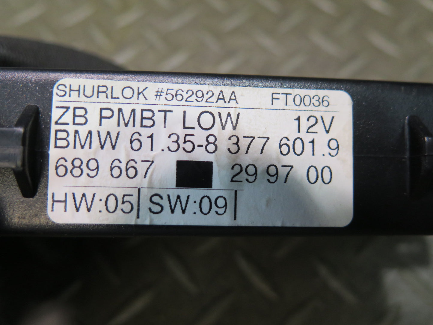 97-03 BMW E39 540i Front Right Door Control Module 8377601 OEM