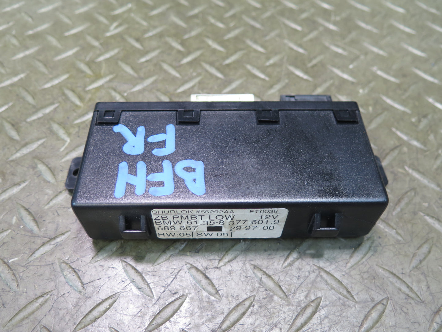 97-03 BMW E39 540i Front Right Door Control Module 8377601 OEM