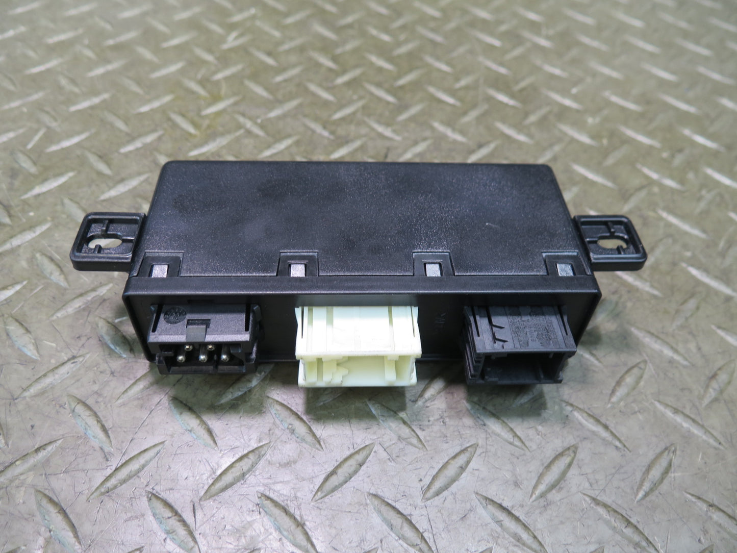 97-03 BMW E39 540i Front Right Door Control Module 8377601 OEM