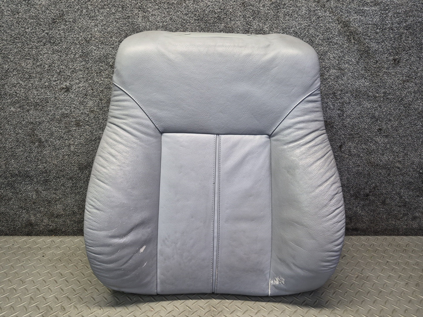 97-03 BMW E39 540i Front Right Seat Upper Leather Cushion Gray Damaged
