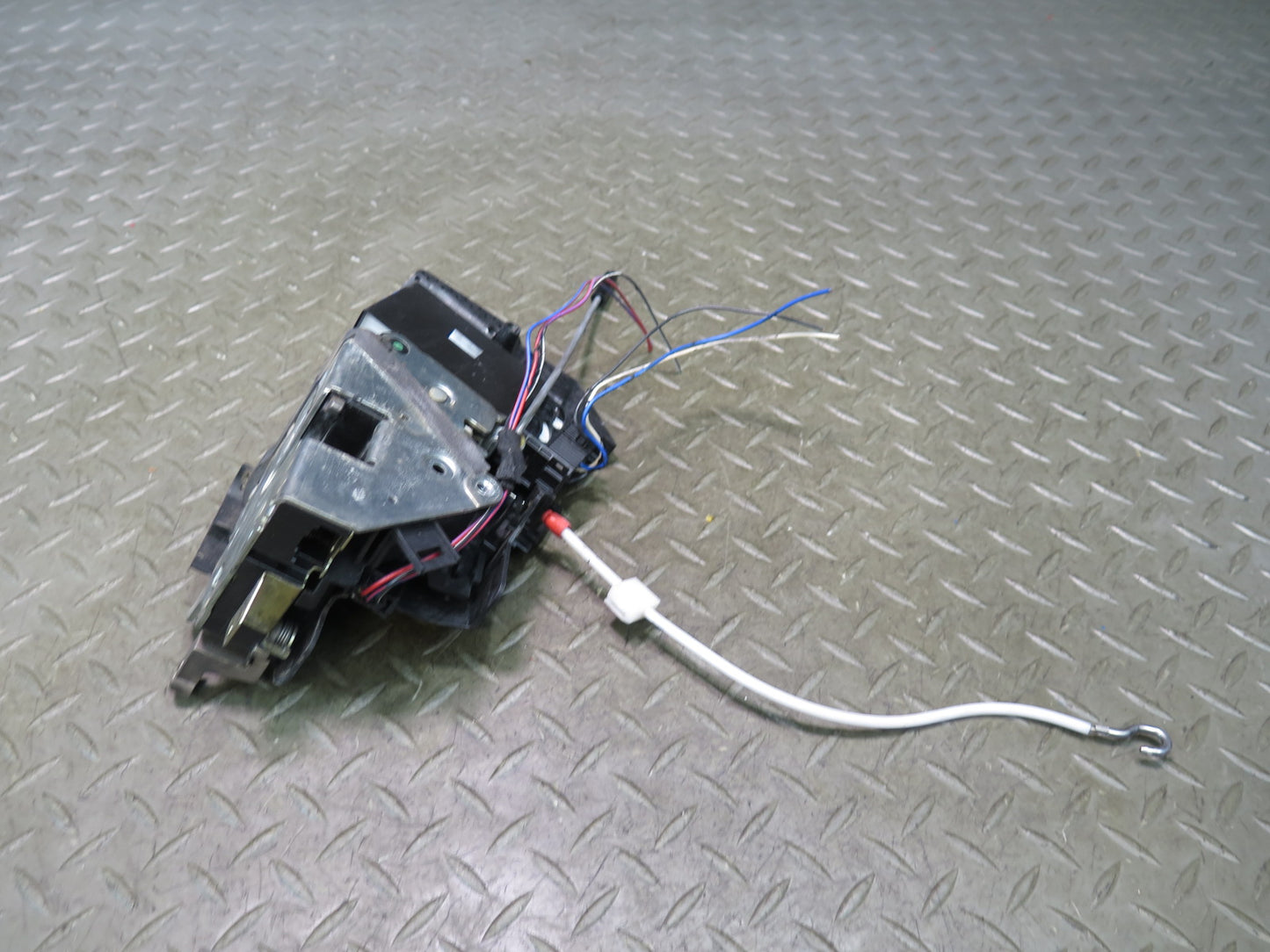 97-03 BMW E39 540i Front Left Door Lock Latch Actuator OEM