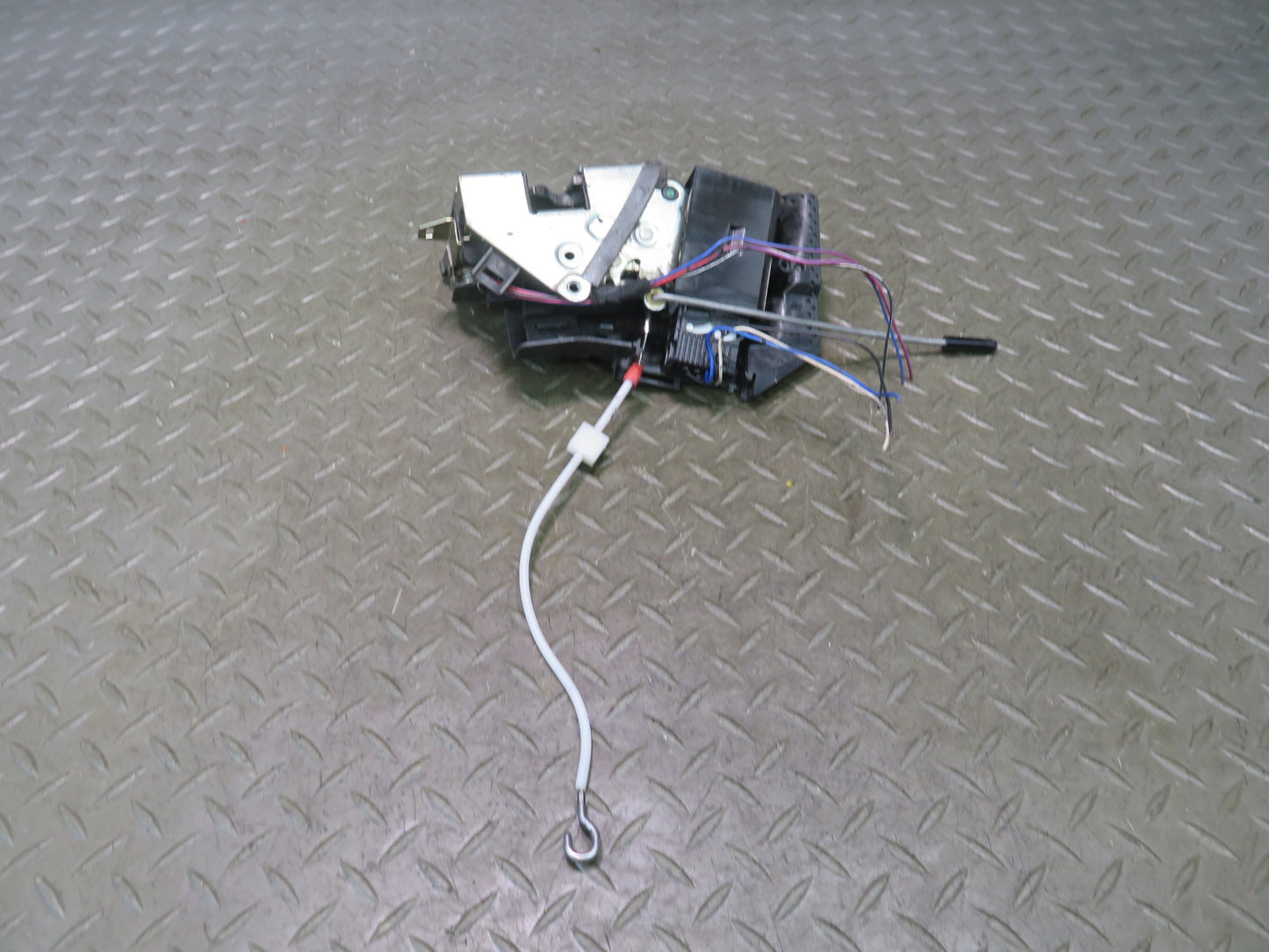 97-03 BMW E39 540i Front Left Door Lock Latch Actuator OEM