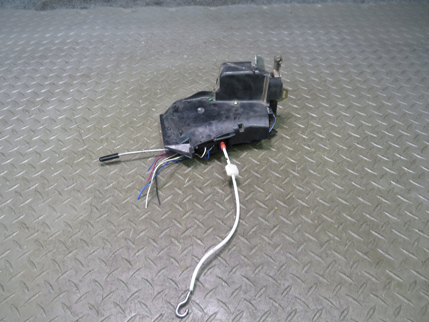 97-03 BMW E39 540i Front Left Door Lock Latch Actuator OEM
