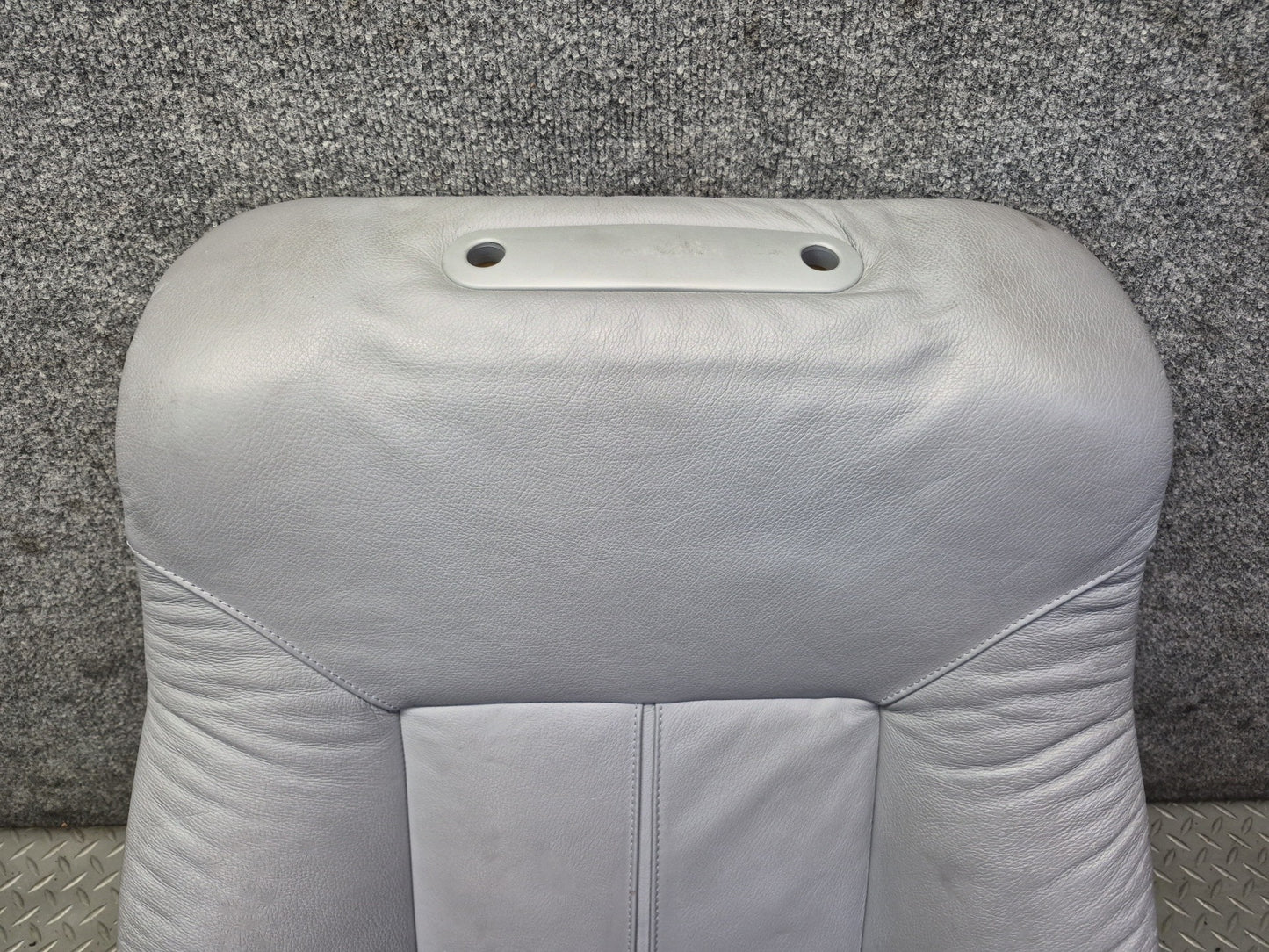 97-03 BMW E39 540i Front Right Seat Upper Leather Cushion Gray Damaged