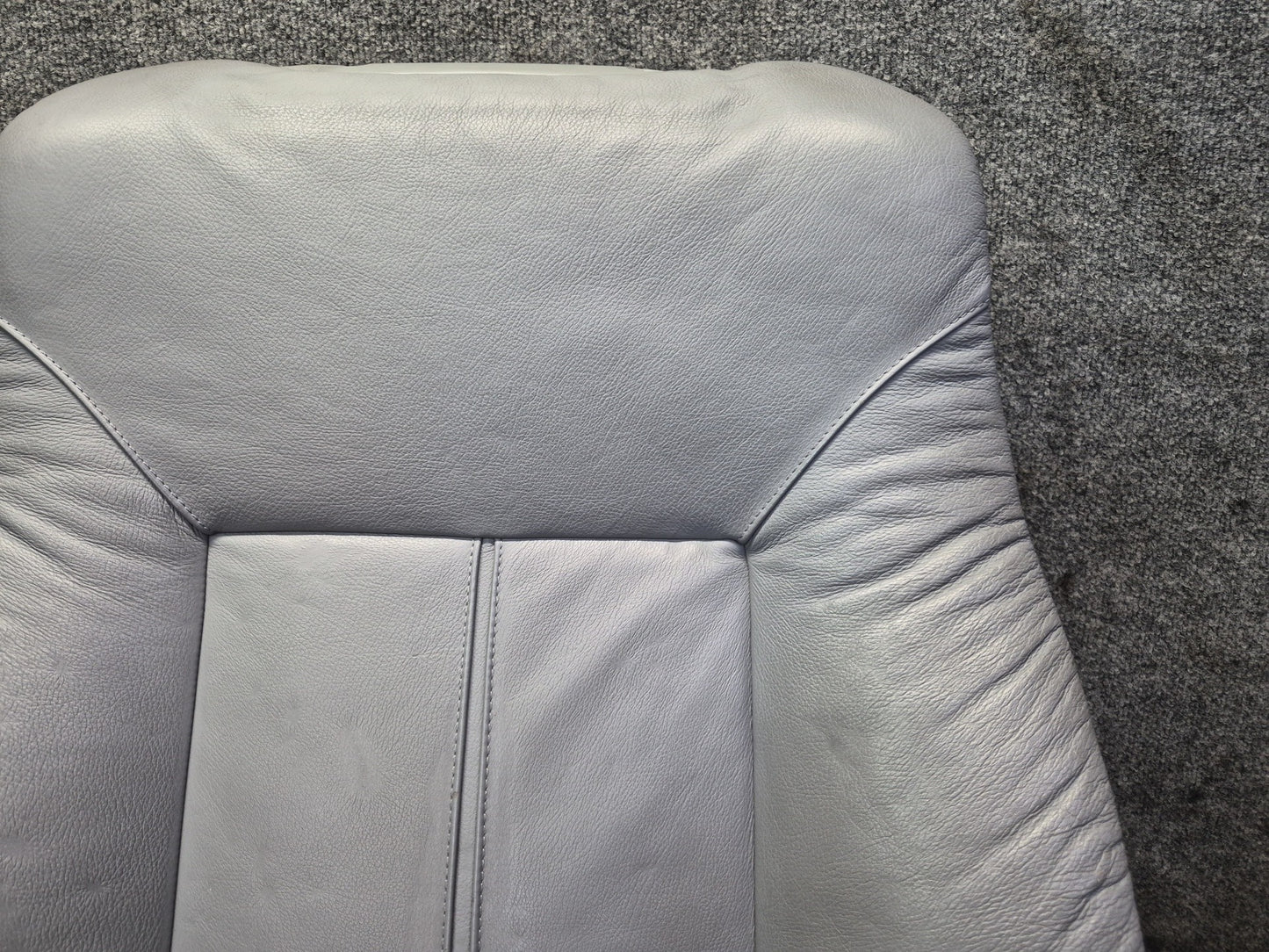 97-03 BMW E39 540i Front Right Seat Upper Leather Cushion Gray Damaged