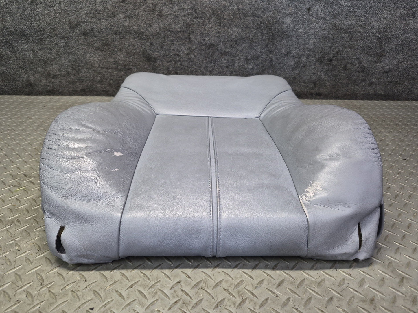 97-03 BMW E39 540i Front Right Seat Upper Leather Cushion Gray Damaged