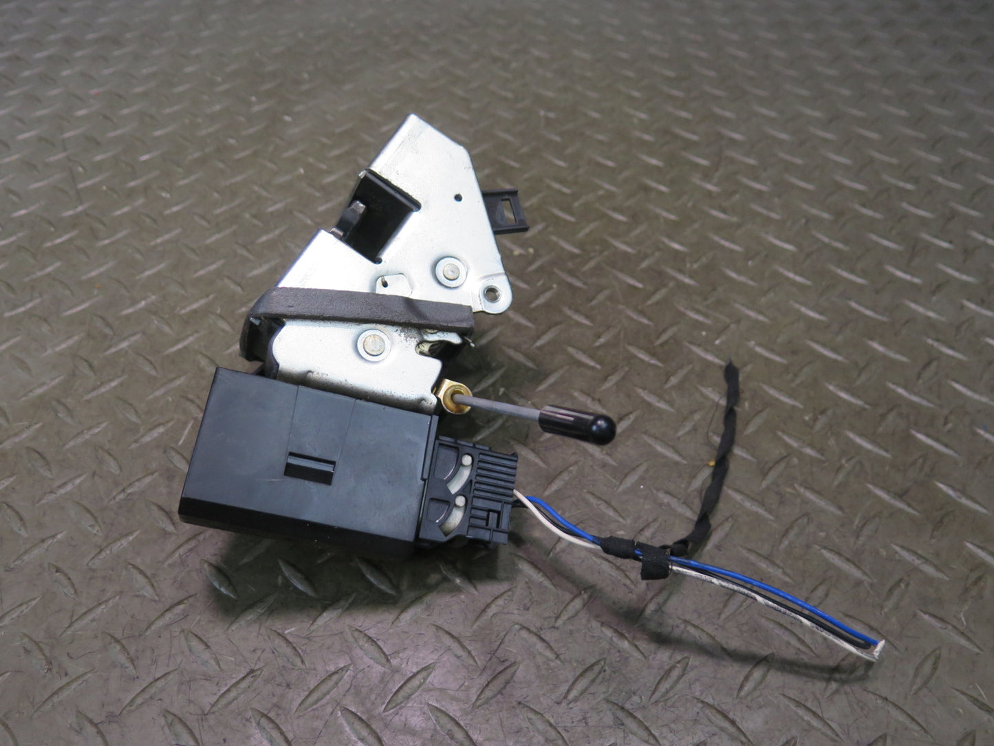 97-03 BMW E39 540i Rear Right Door Lock Latch Actuator OEM