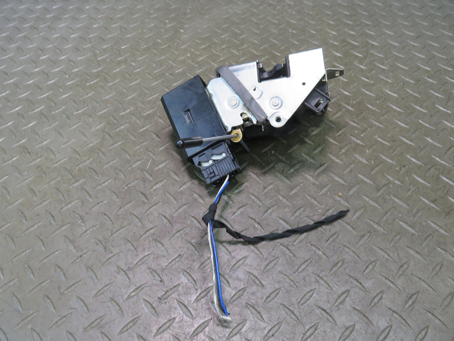 97-03 BMW E39 540i Rear Right Door Lock Latch Actuator OEM