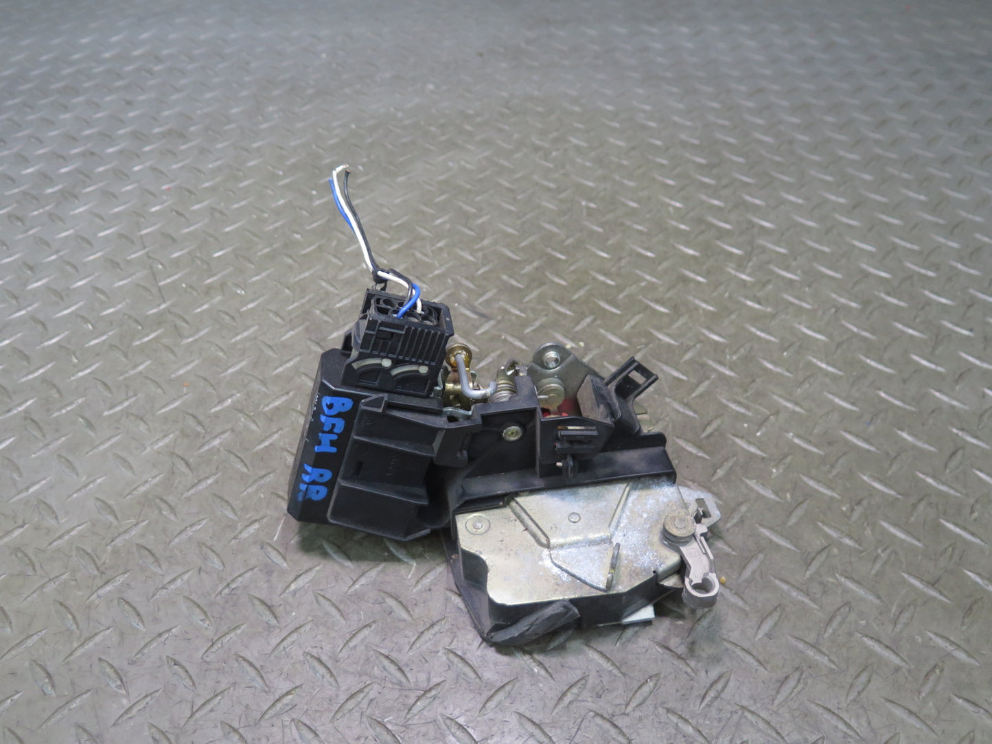 97-03 BMW E39 540i Rear Right Door Lock Latch Actuator OEM