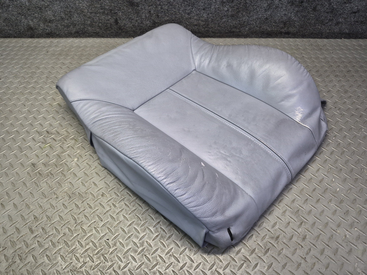 97-03 BMW E39 540i Front Right Seat Upper Leather Cushion Gray Damaged
