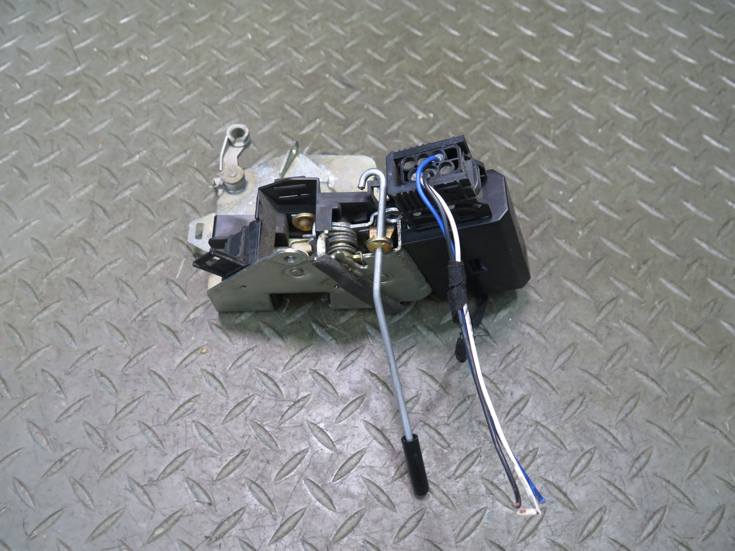 97-03 BMW E39 540i Rear Right Door Lock Latch Actuator OEM