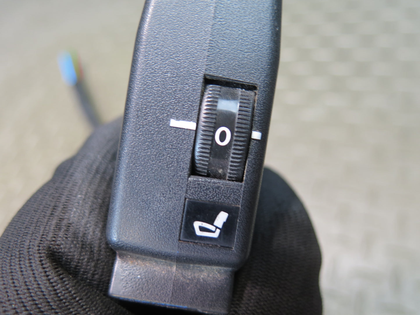 86-91 Mercedes W126 560SEL Front Left & Right Orthopedic Seat Switch OEM