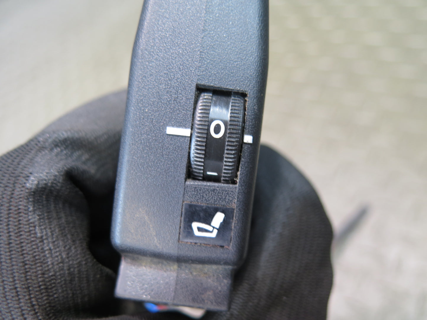 86-91 Mercedes W126 560SEL Front Left & Right Orthopedic Seat Switch OEM