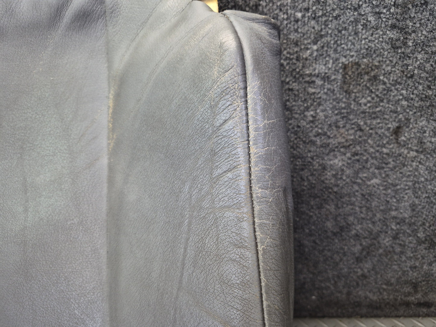 97-03 BMW E39 540i Front Left Heated Seat Lower Leather Cushion Gray Damaged