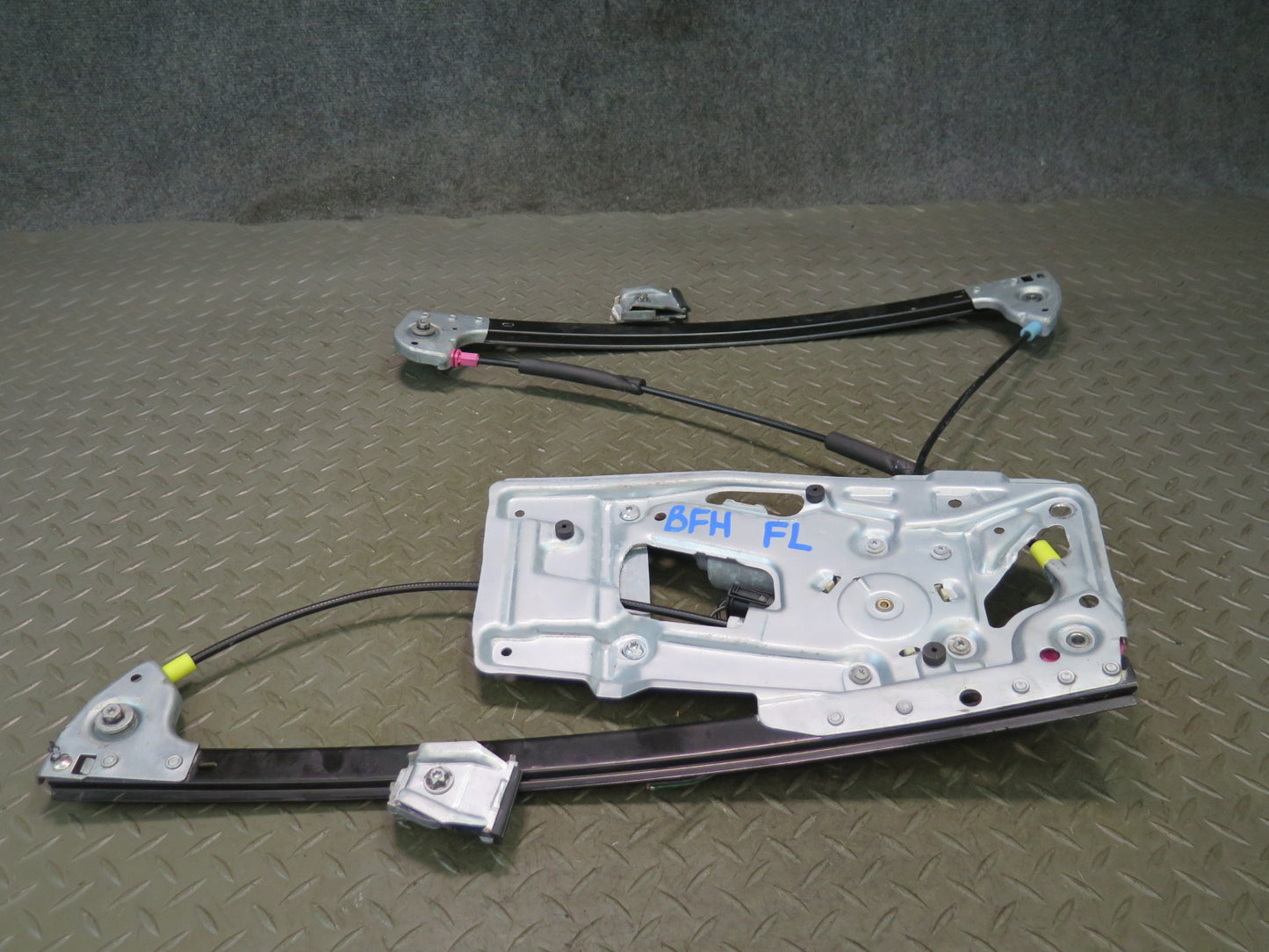 97-03 BMW E39 540i Front Left Door Aftermarket Window Regulator w Motor