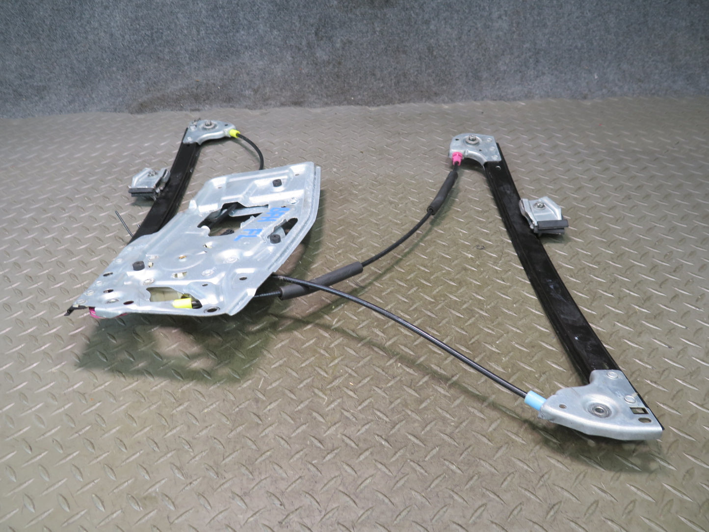 97-03 BMW E39 540i Front Left Door Aftermarket Window Regulator w Motor