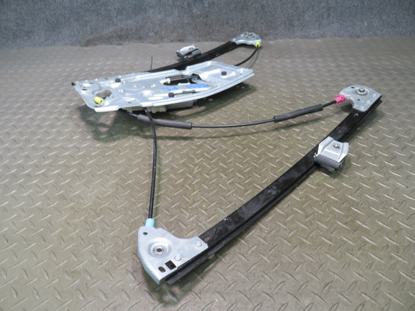 97-03 BMW E39 540i Front Left Door Aftermarket Window Regulator w Motor