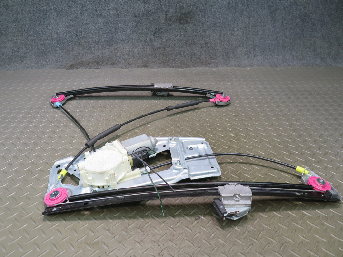 97-03 BMW E39 540i Front Left Door Aftermarket Window Regulator w Motor