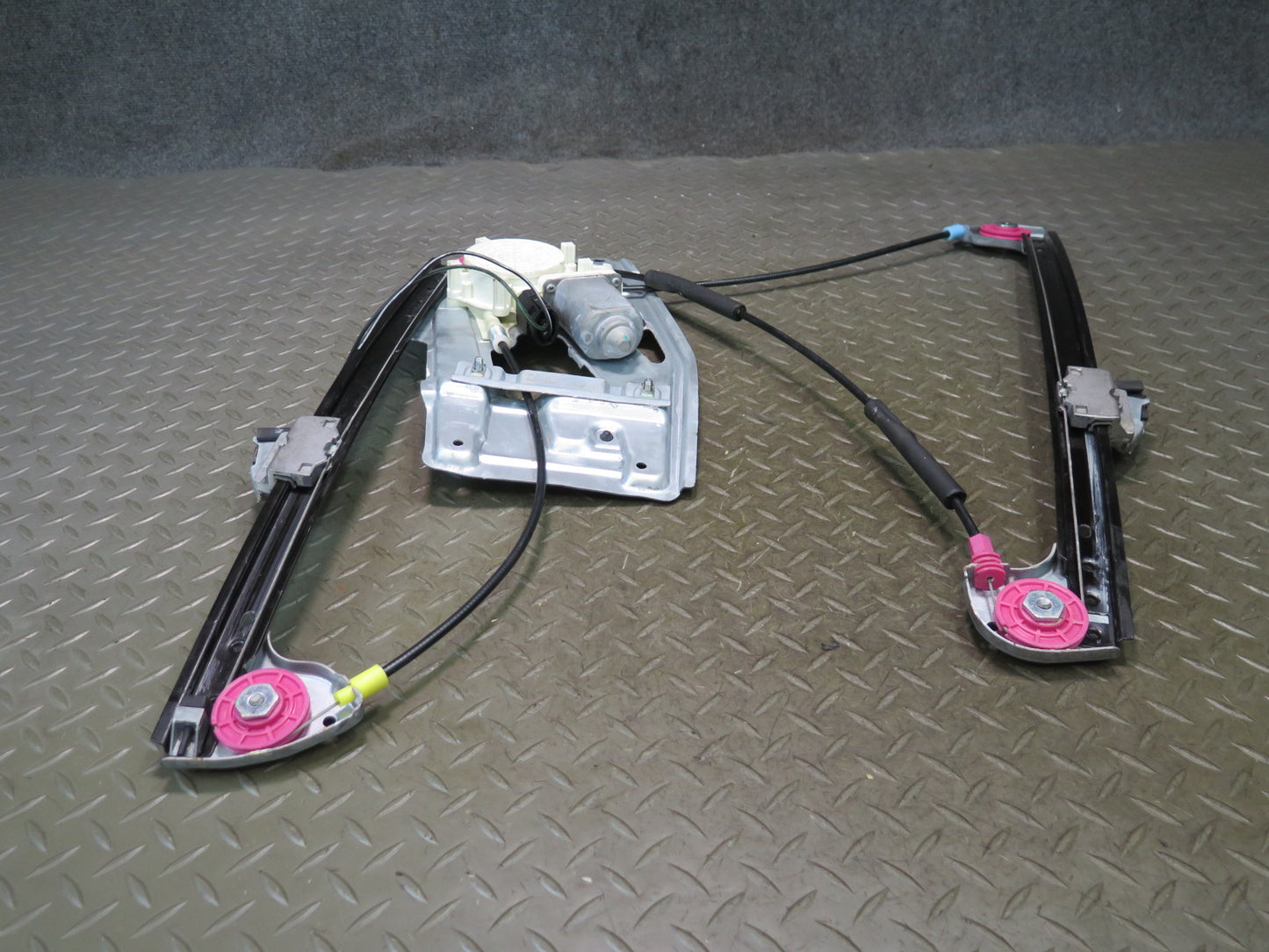 97-03 BMW E39 540i Front Left Door Aftermarket Window Regulator w Motor