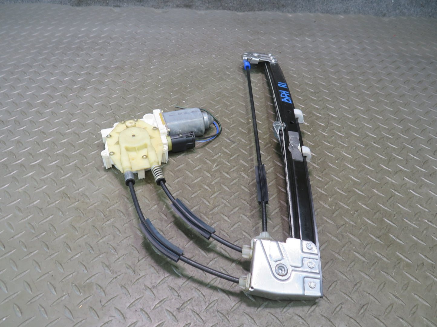 97-99 BMW E39 540i Rear Left Door Window Regulator w Motor OEM