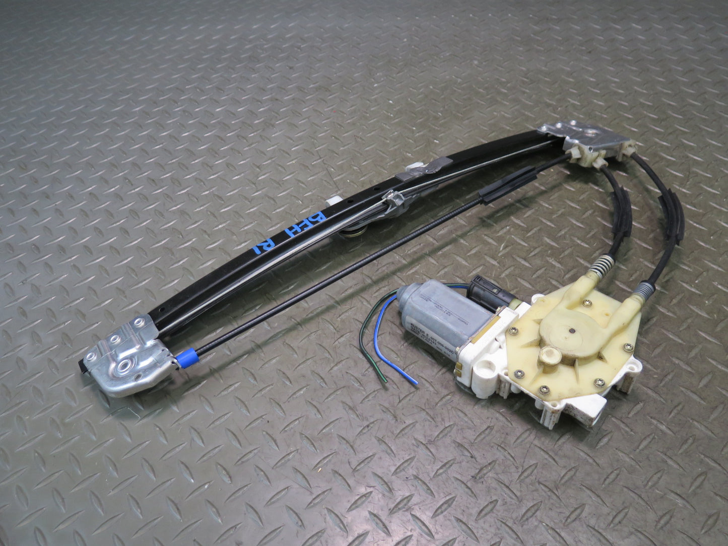 97-99 BMW E39 540i Rear Left Door Window Regulator w Motor OEM
