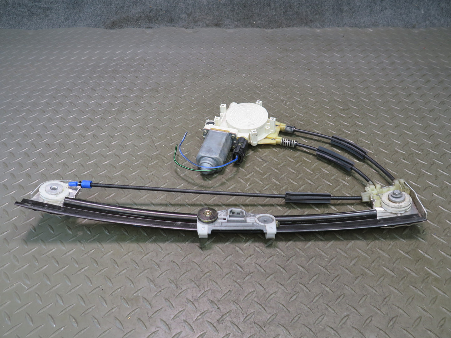 97-99 BMW E39 540i Rear Left Door Window Regulator w Motor OEM