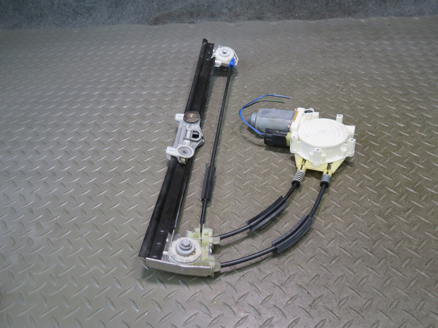 97-99 BMW E39 540i Rear Left Door Window Regulator w Motor OEM