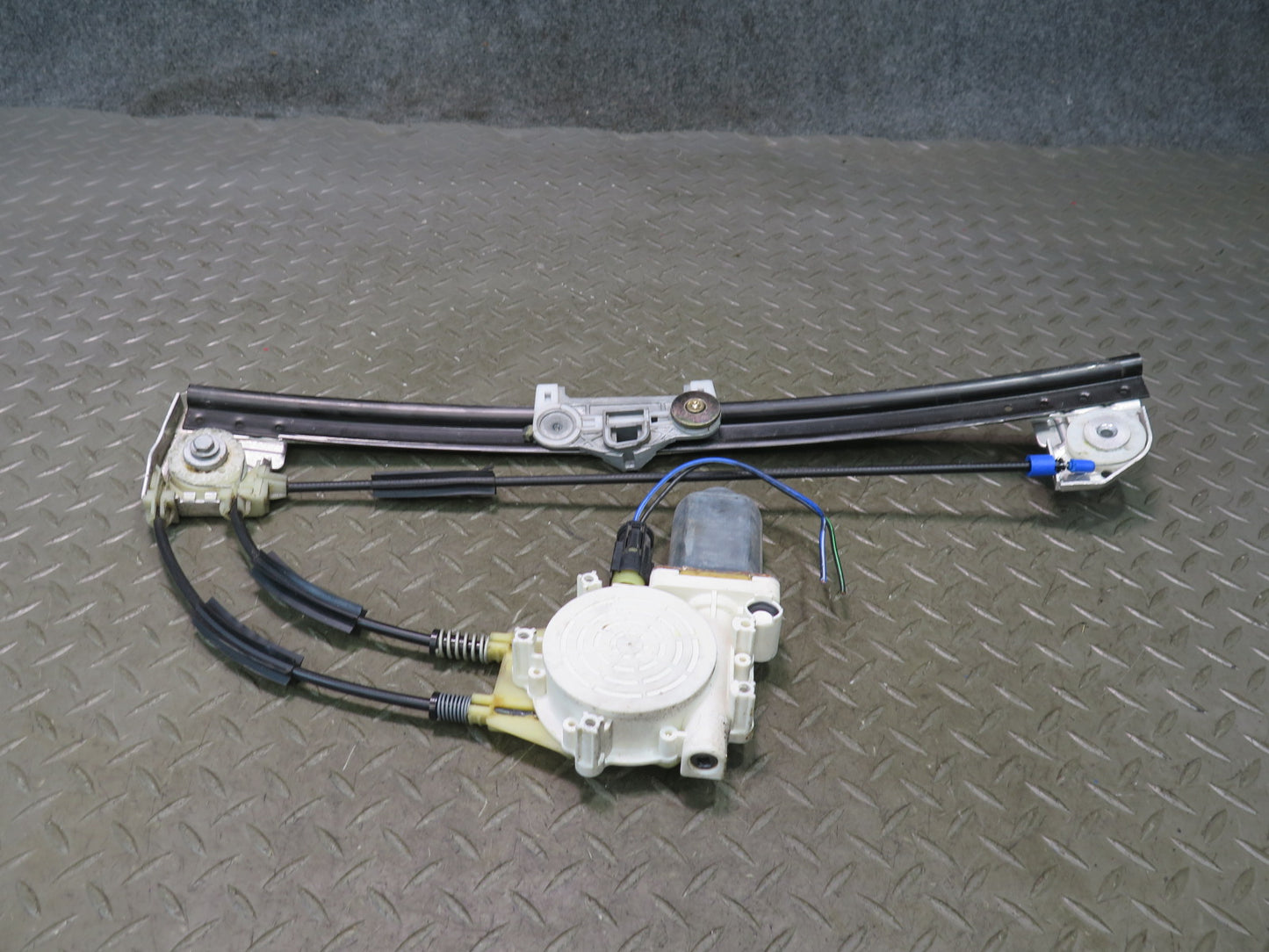 97-99 BMW E39 540i Rear Left Door Window Regulator w Motor OEM