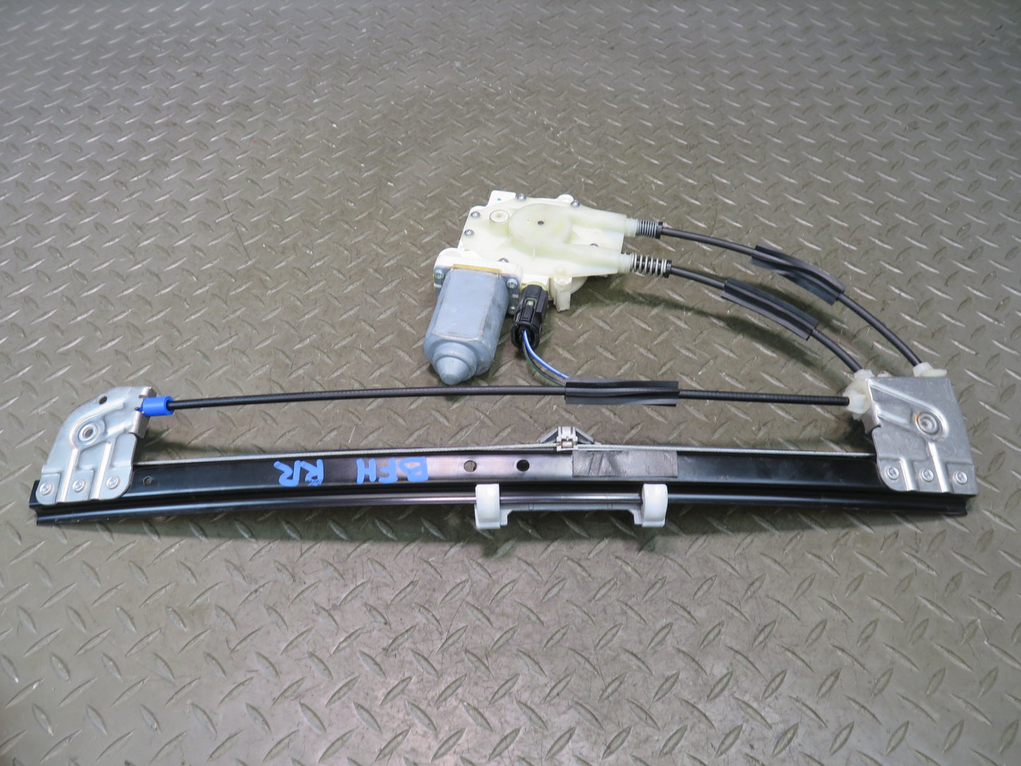 97-99 BMW E39 540i Rear Right Door Window Regulator w Motor OEM