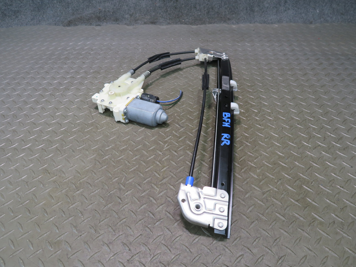 97-99 BMW E39 540i Rear Right Door Window Regulator w Motor OEM
