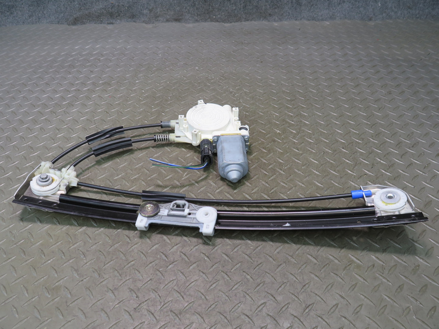 97-99 BMW E39 540i Rear Right Door Window Regulator w Motor OEM