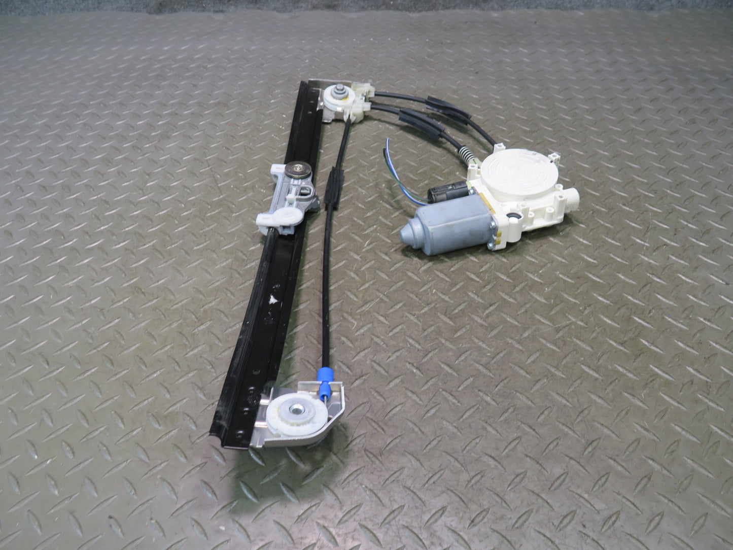 97-99 BMW E39 540i Rear Right Door Window Regulator w Motor OEM