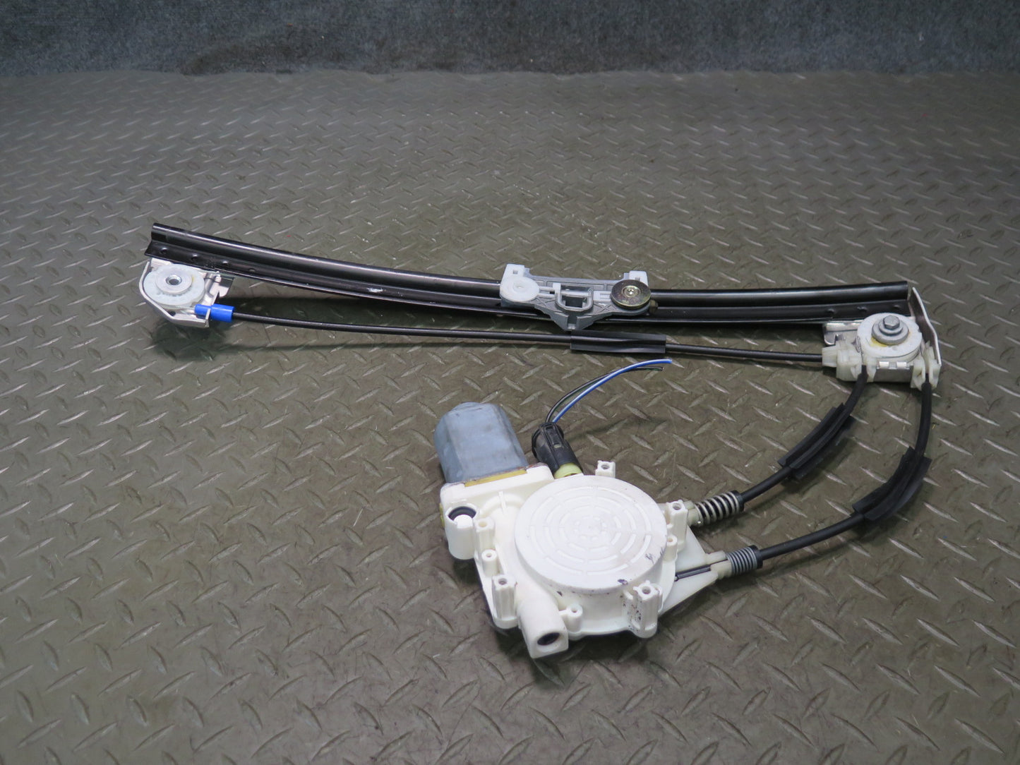 97-99 BMW E39 540i Rear Right Door Window Regulator w Motor OEM