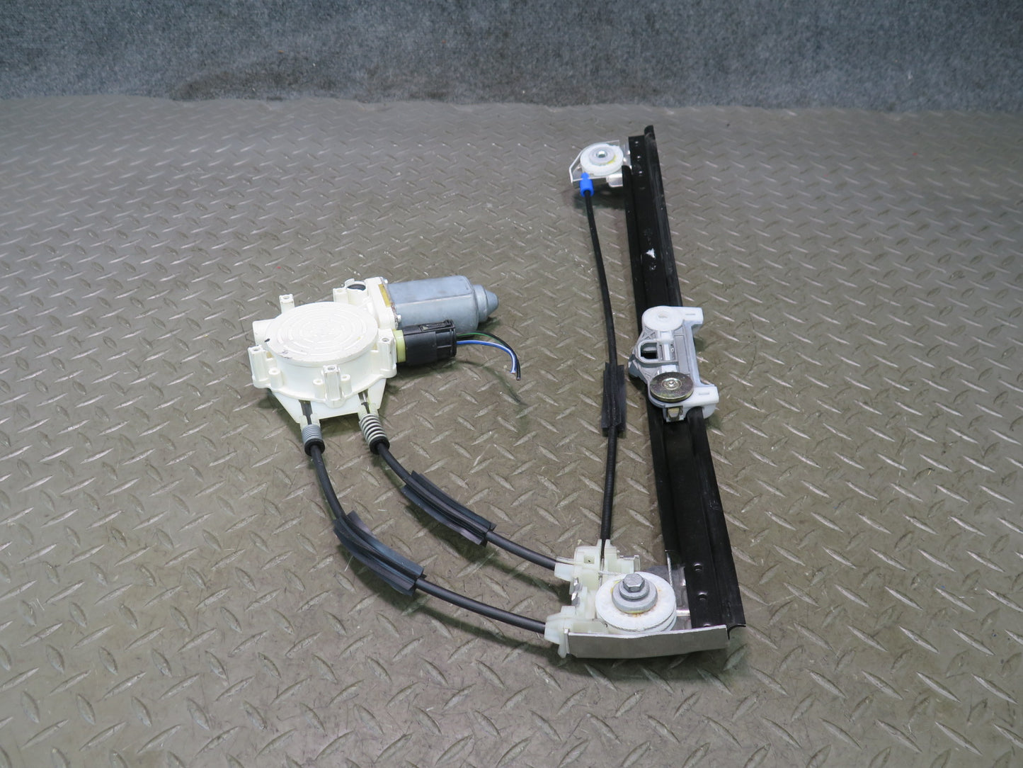 97-99 BMW E39 540i Rear Right Door Window Regulator w Motor OEM