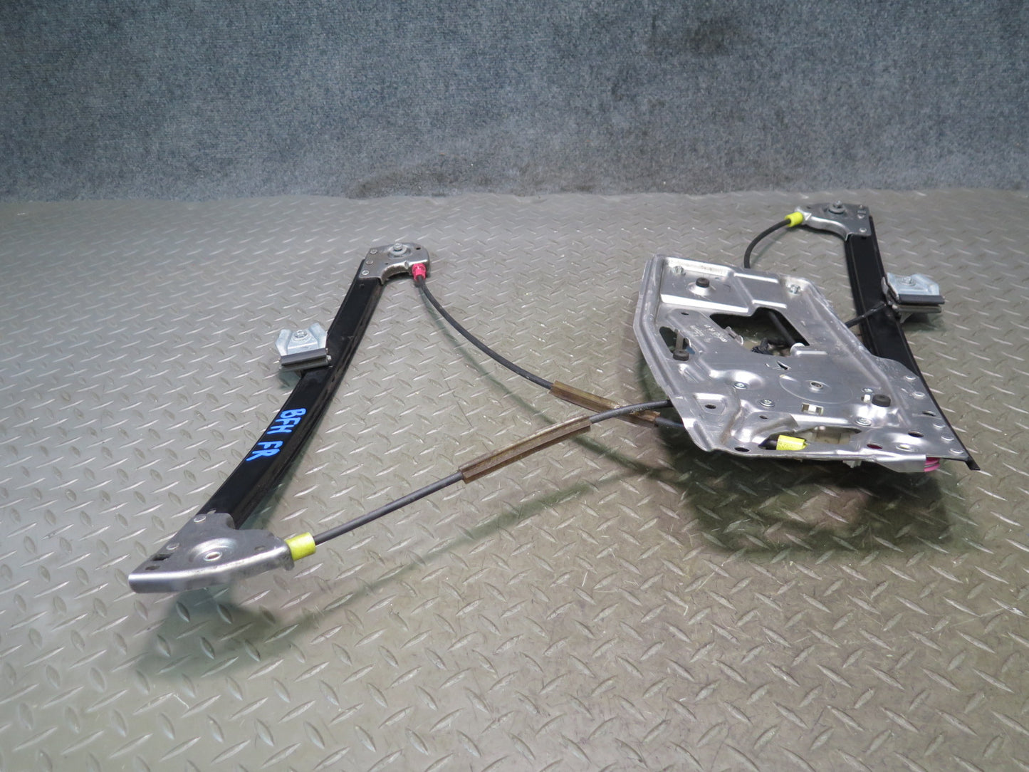 97-03 BMW E39 540i Front Right Door Window Regulator w Motor Assembly OEM