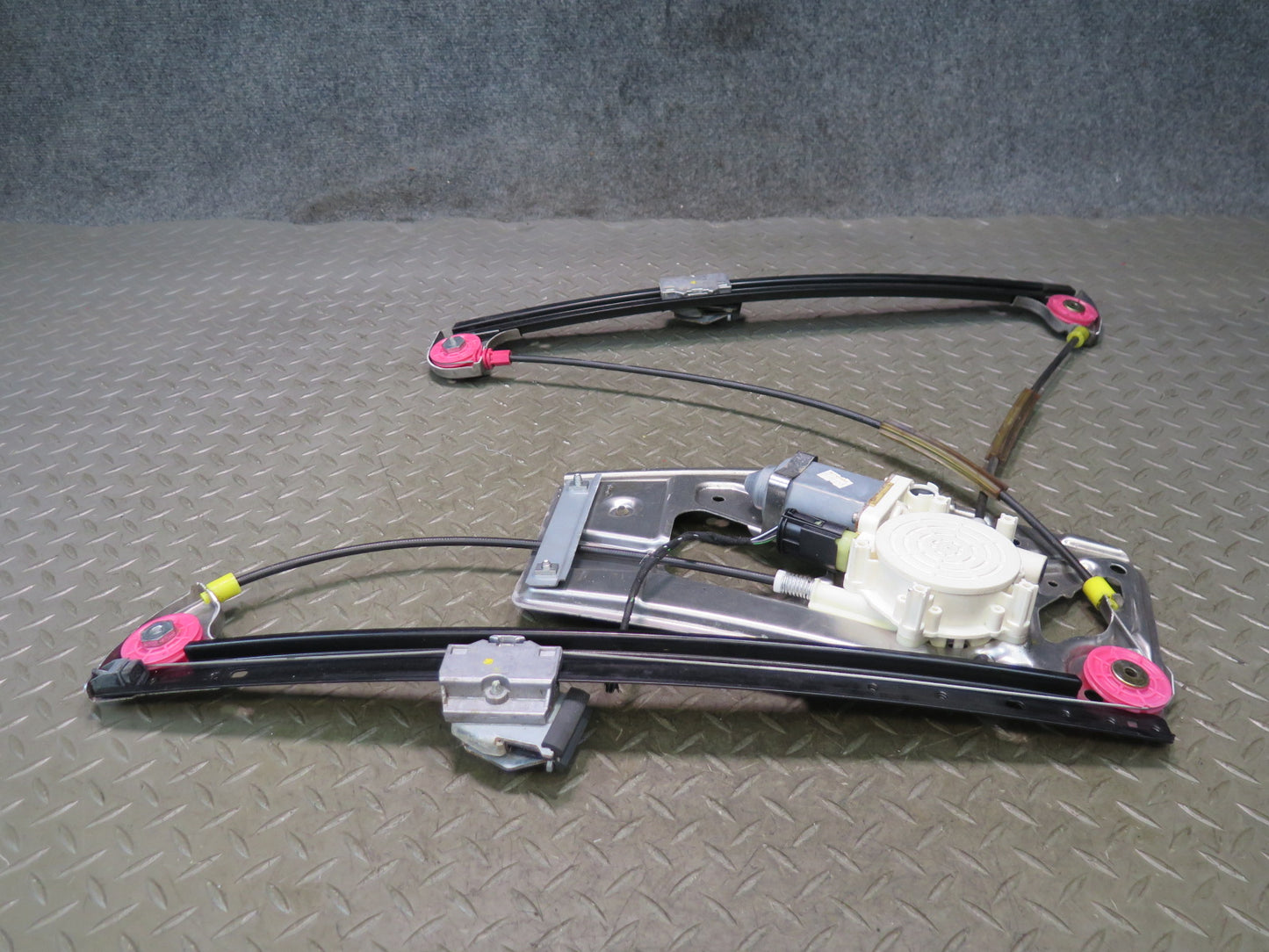 97-03 BMW E39 540i Front Right Door Window Regulator w Motor Assembly OEM