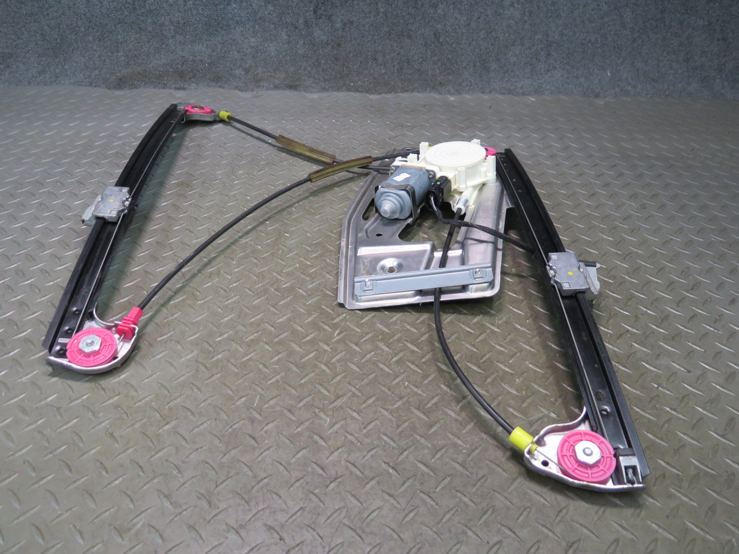 97-03 BMW E39 540i Front Right Door Window Regulator w Motor Assembly OEM